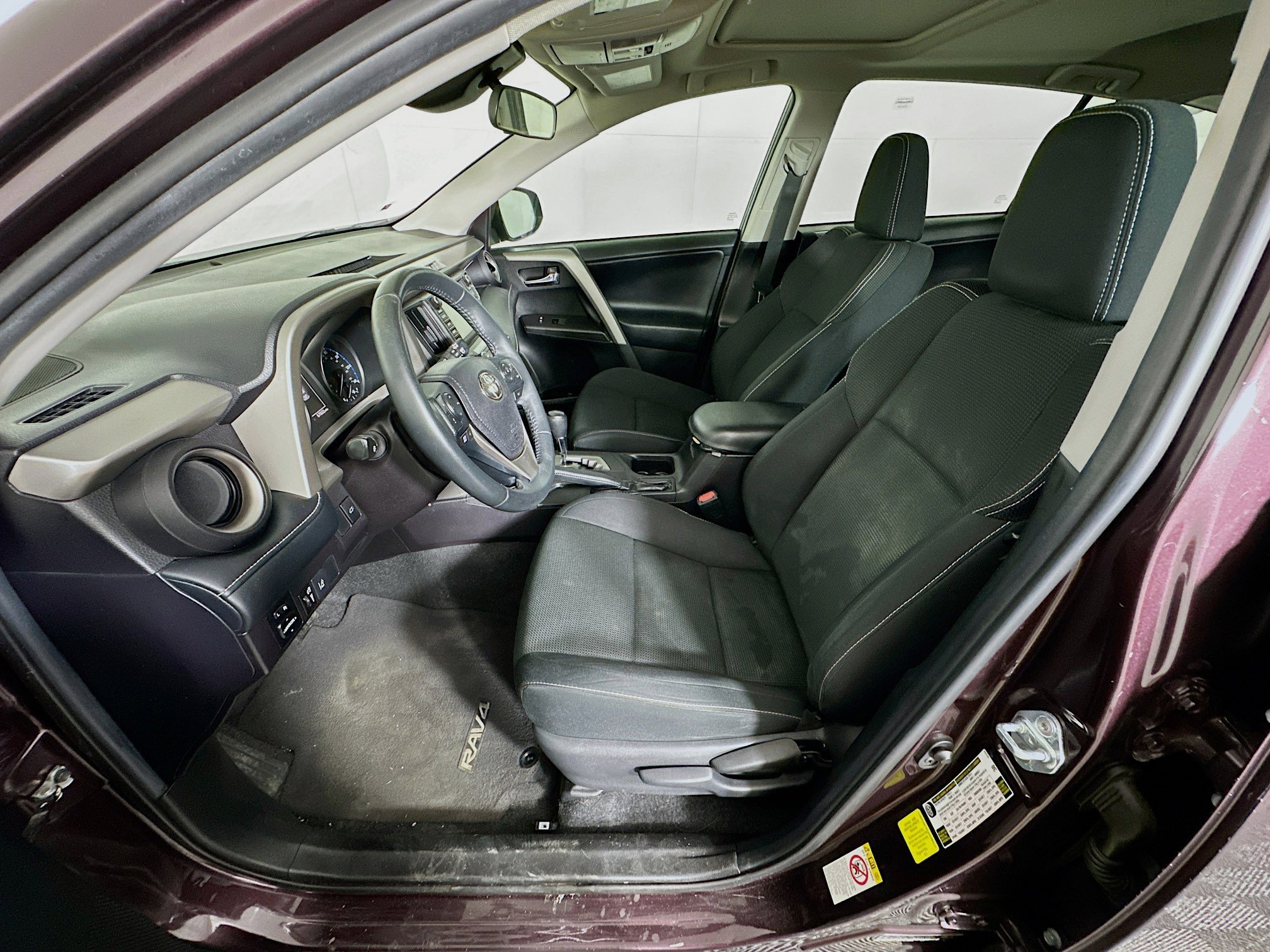 Used 2018 Toyota RAV4 XLE FWD image 13