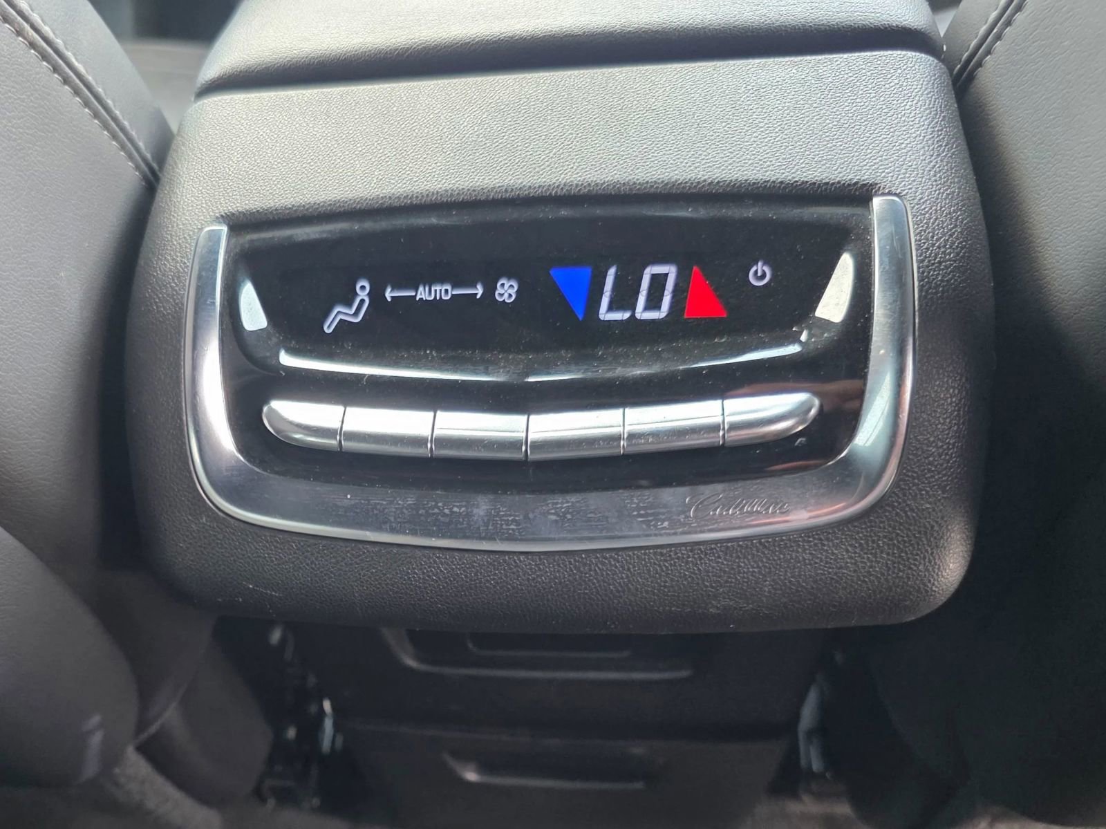 Used 2022 Cadillac XT6 Premium Luxury FWD image 14