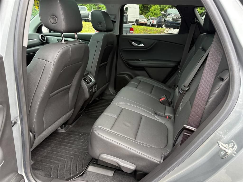Used 2024 Chevrolet Blazer LT w/ Sound & Technology Package FWD image 20