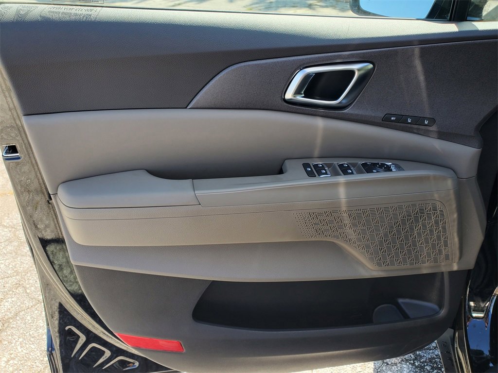 New 2026 Kia Carnival SX image 6