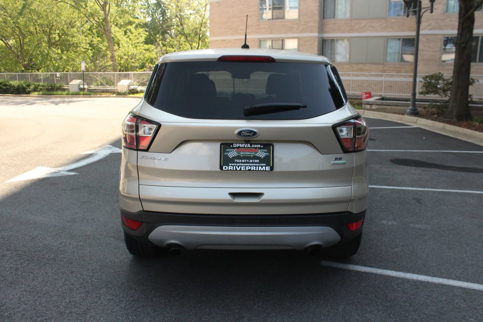 Used 2017 Ford Escape SE w/ SE Cold Weather Package FWD image 8