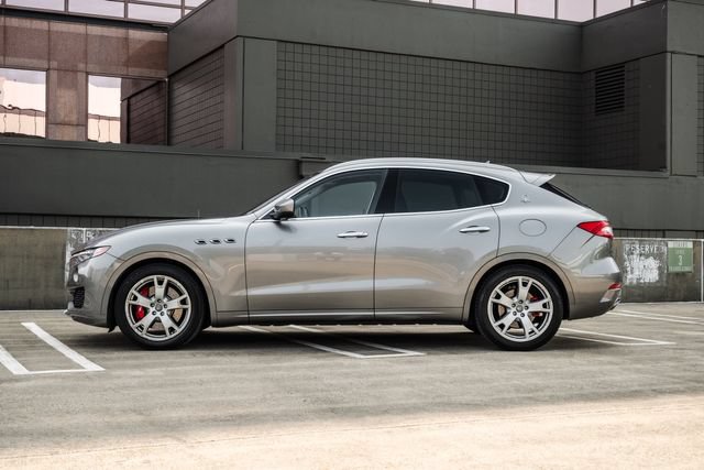 Used 2017 Maserati Levante S AWD/4WD image 43