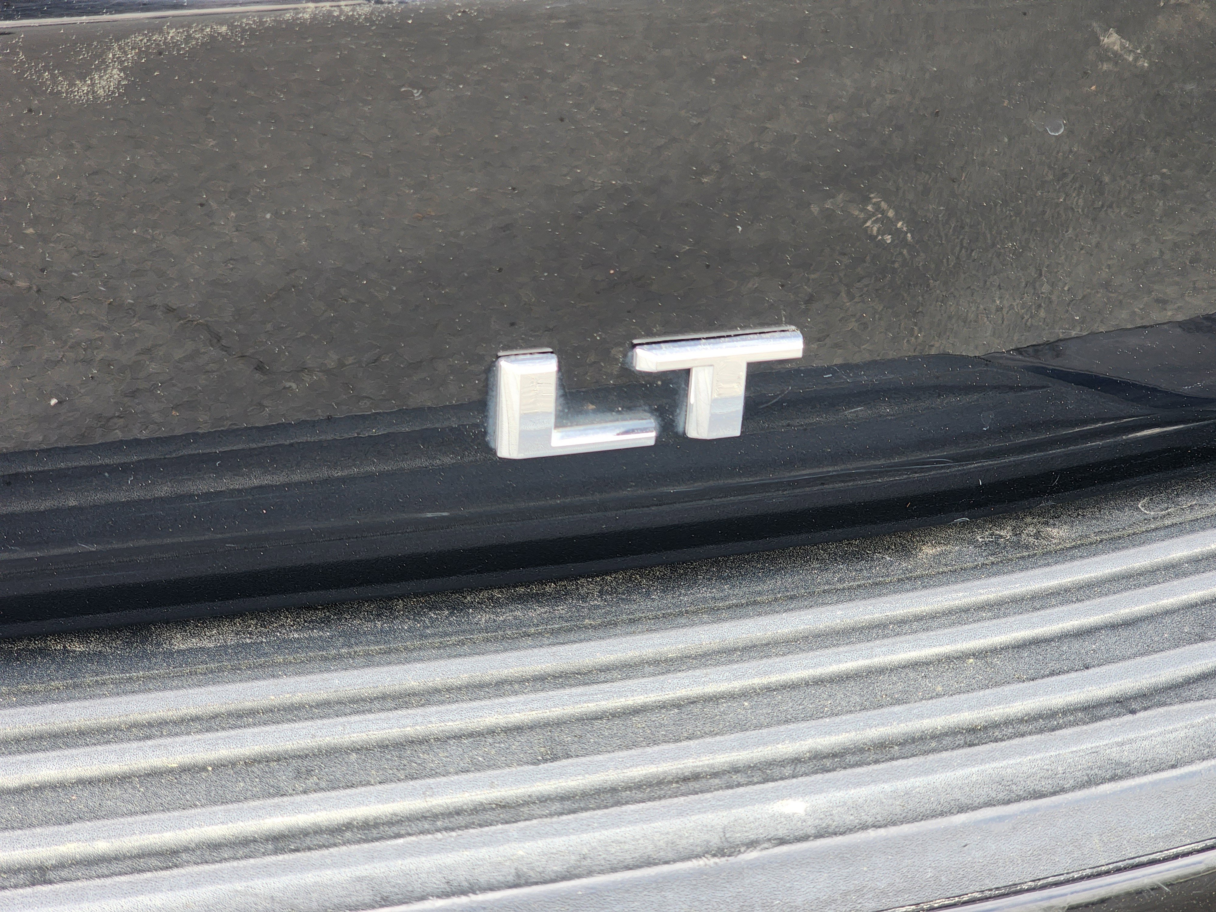 Used 2024 Chevrolet Suburban LT AWD/4WD image 11