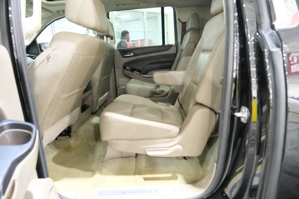 Used 2018 Chevrolet Suburban LT RWD image 22