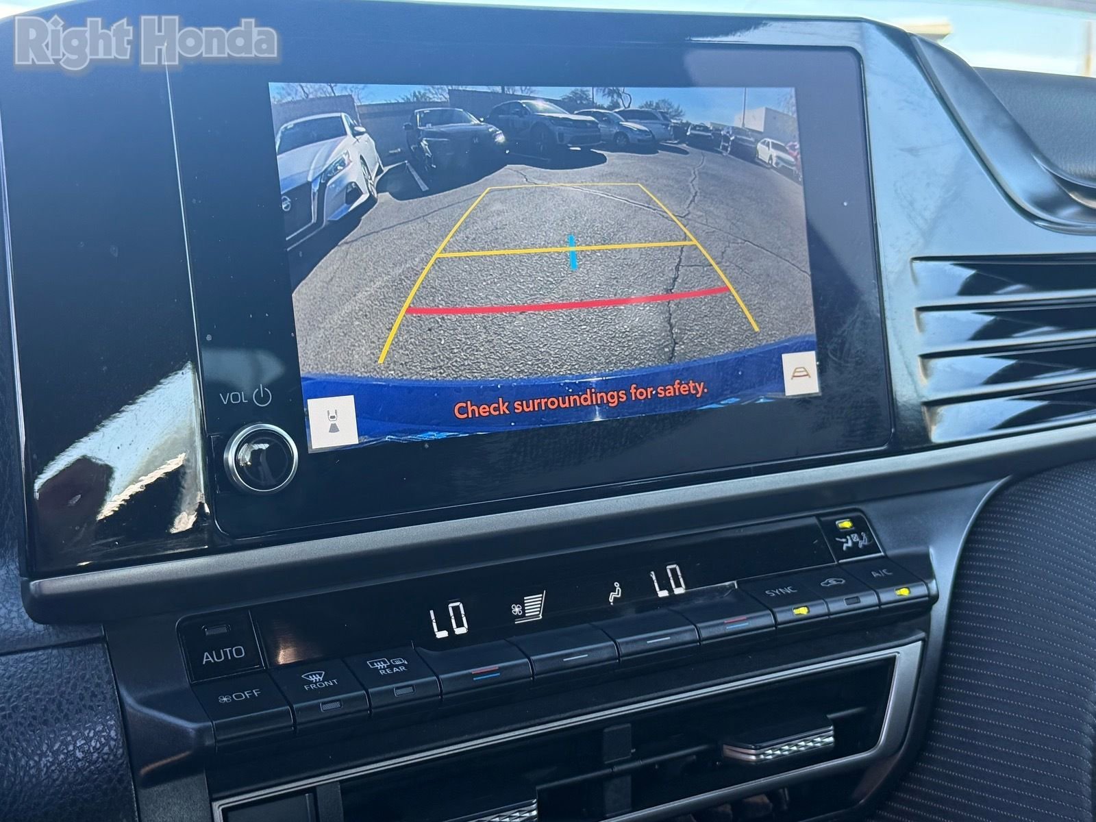 Used 2025 Toyota Camry SE w/ Convenience Package image 22