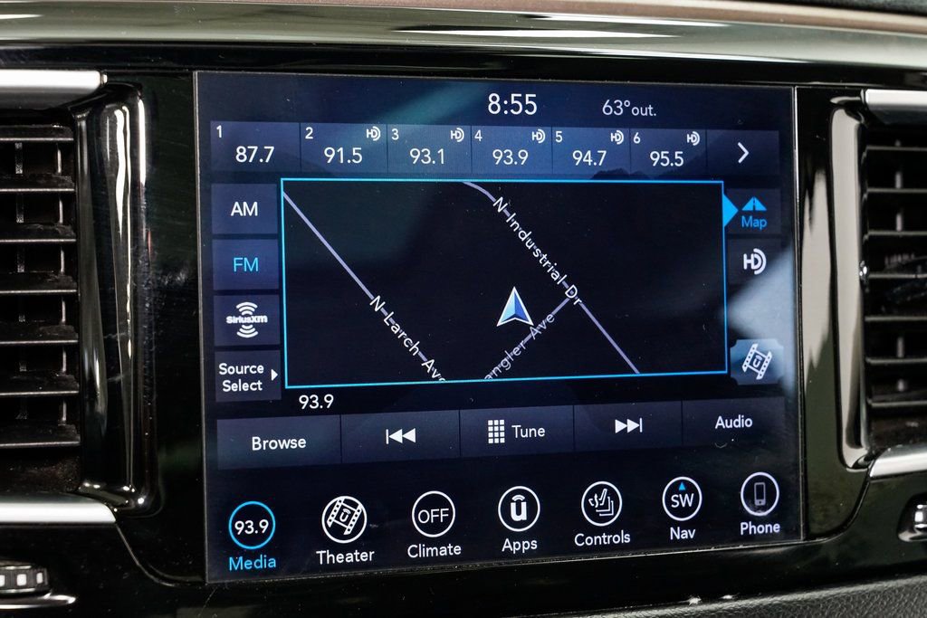 Used 2019 Chrysler Pacifica Touring-L Plus w/ Advanced Safetytec Group image 16