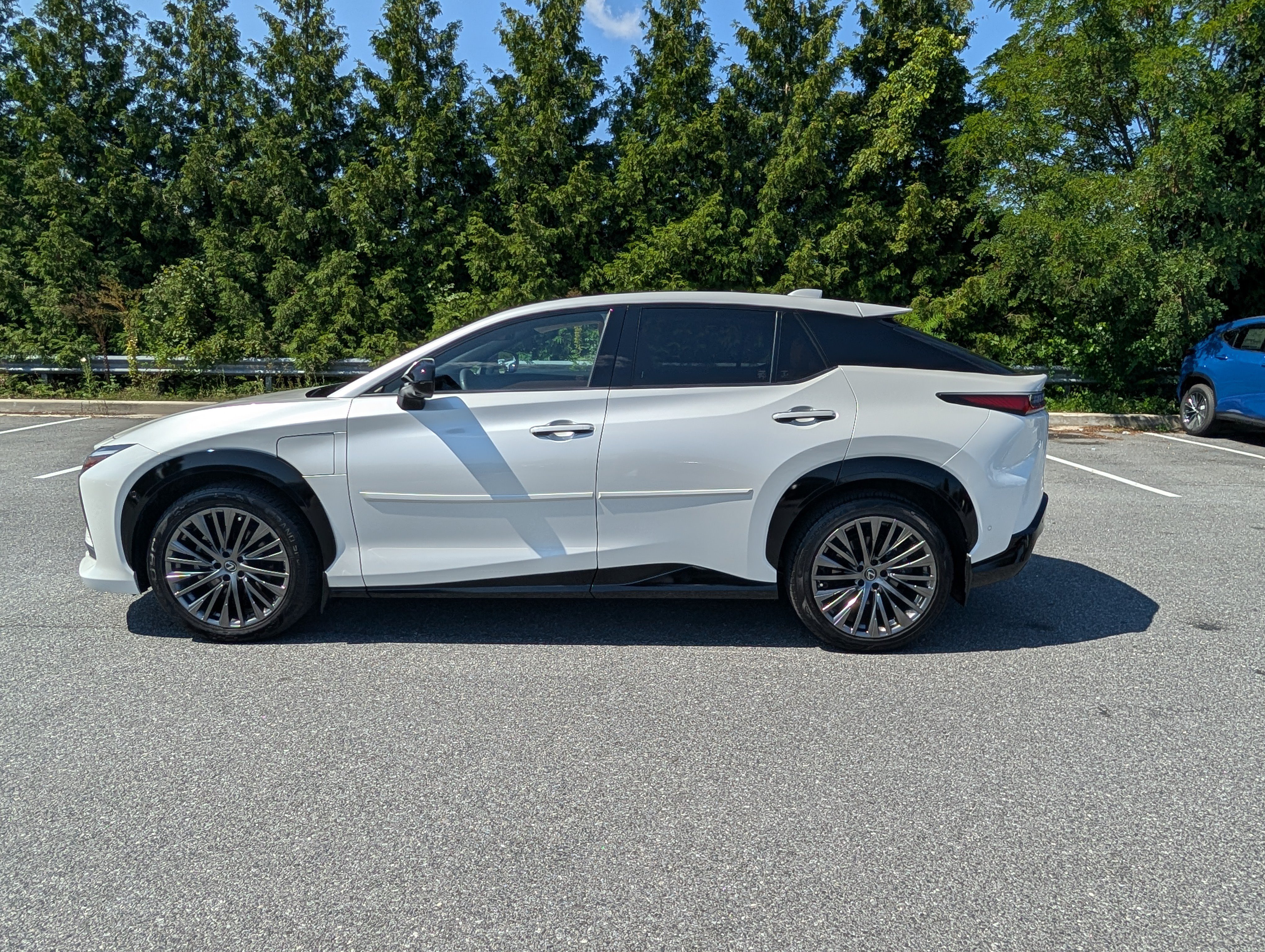 Used 2023 Lexus RZ 450e Premium w/ Accessory Package (A2) AWD/4WD image 6