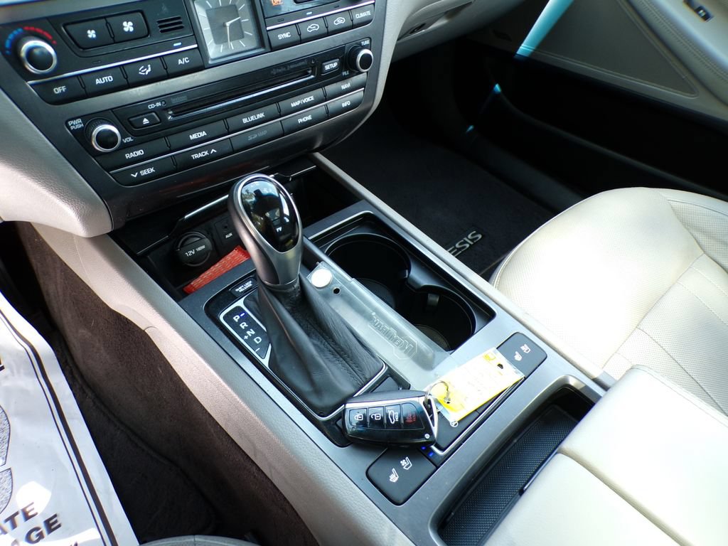 Used 2015 Hyundai Genesis 3.8 w/ Option Group 02 AWD/4WD image 29