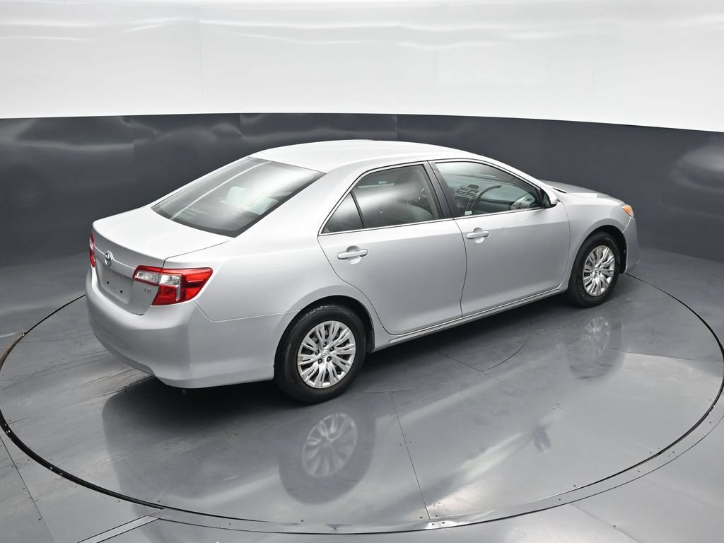 Used 2014 Toyota Camry LE FWD image 34