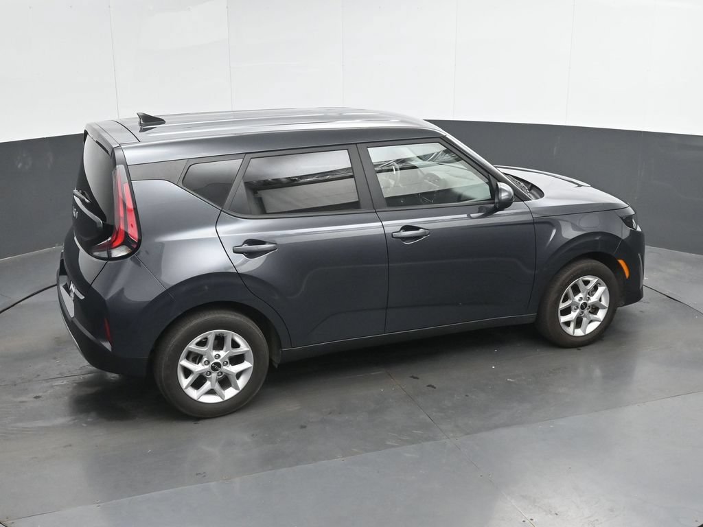 Used 2025 Kia Soul LX w/ LX Technology Package FWD image 27