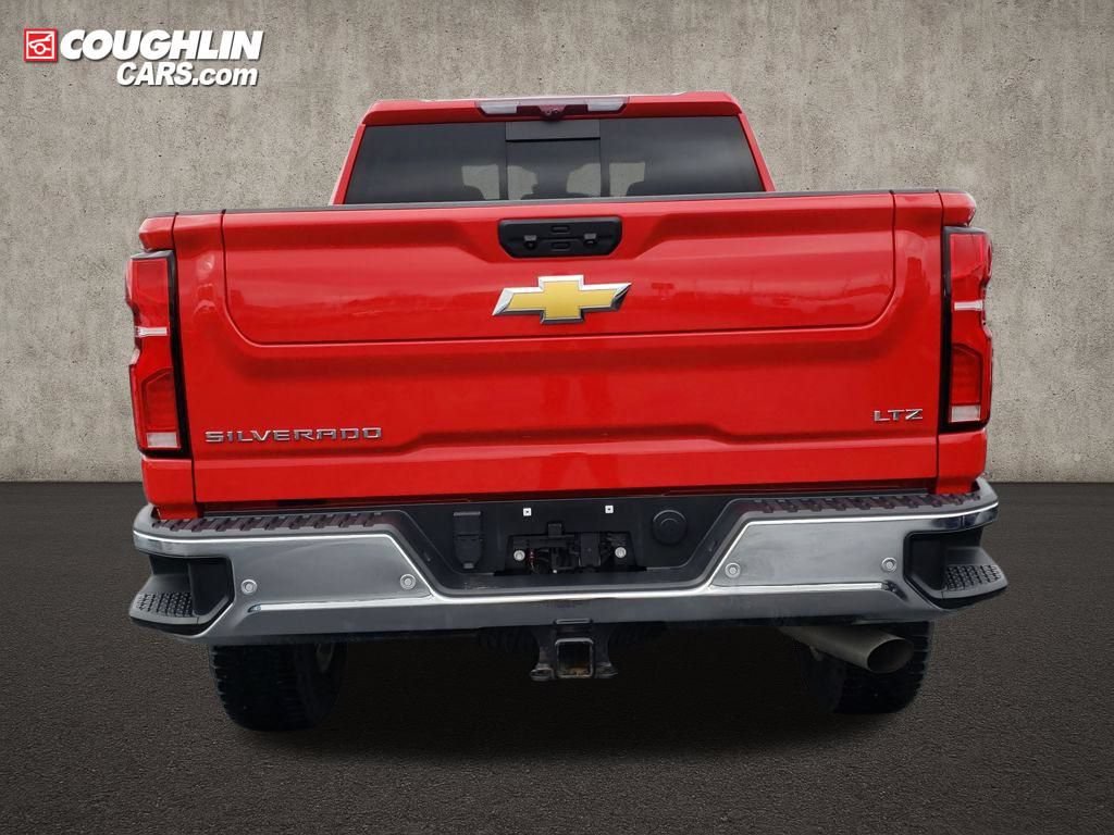 Used 2024 Chevrolet Silverado 2500 LTZ w/ LTZ Premium Package AWD/4WD image 4