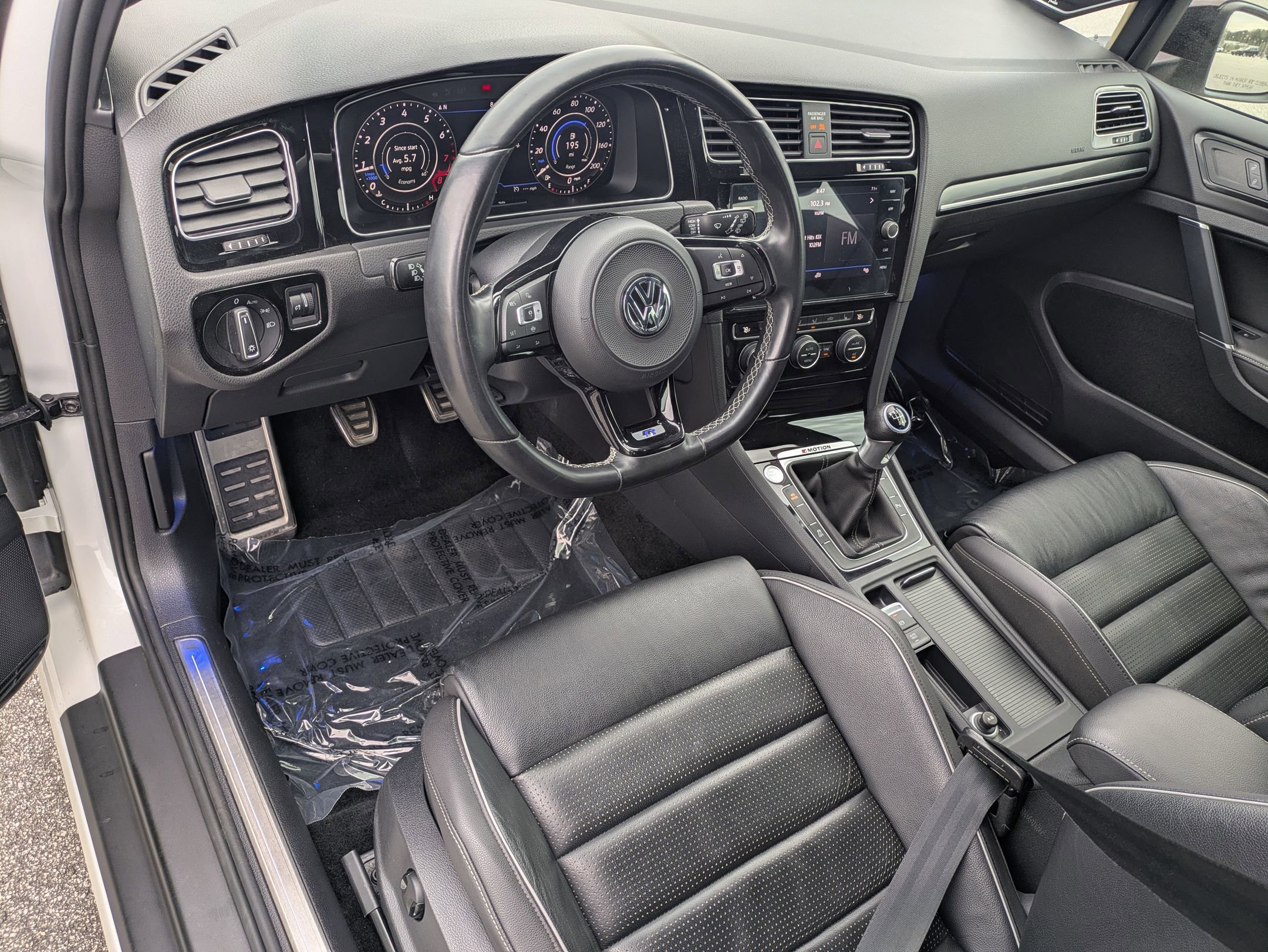 Used 2019 Volkswagen Golf R 4-Door image 9