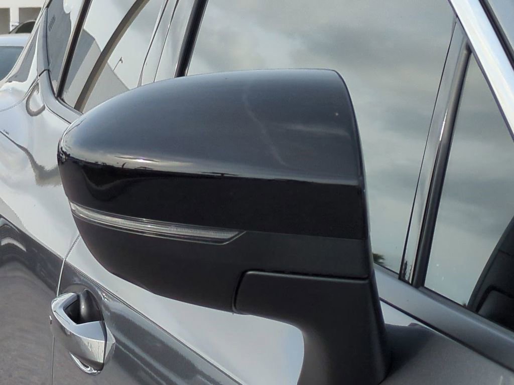 Certified 2025 Nissan Murano SL image 12