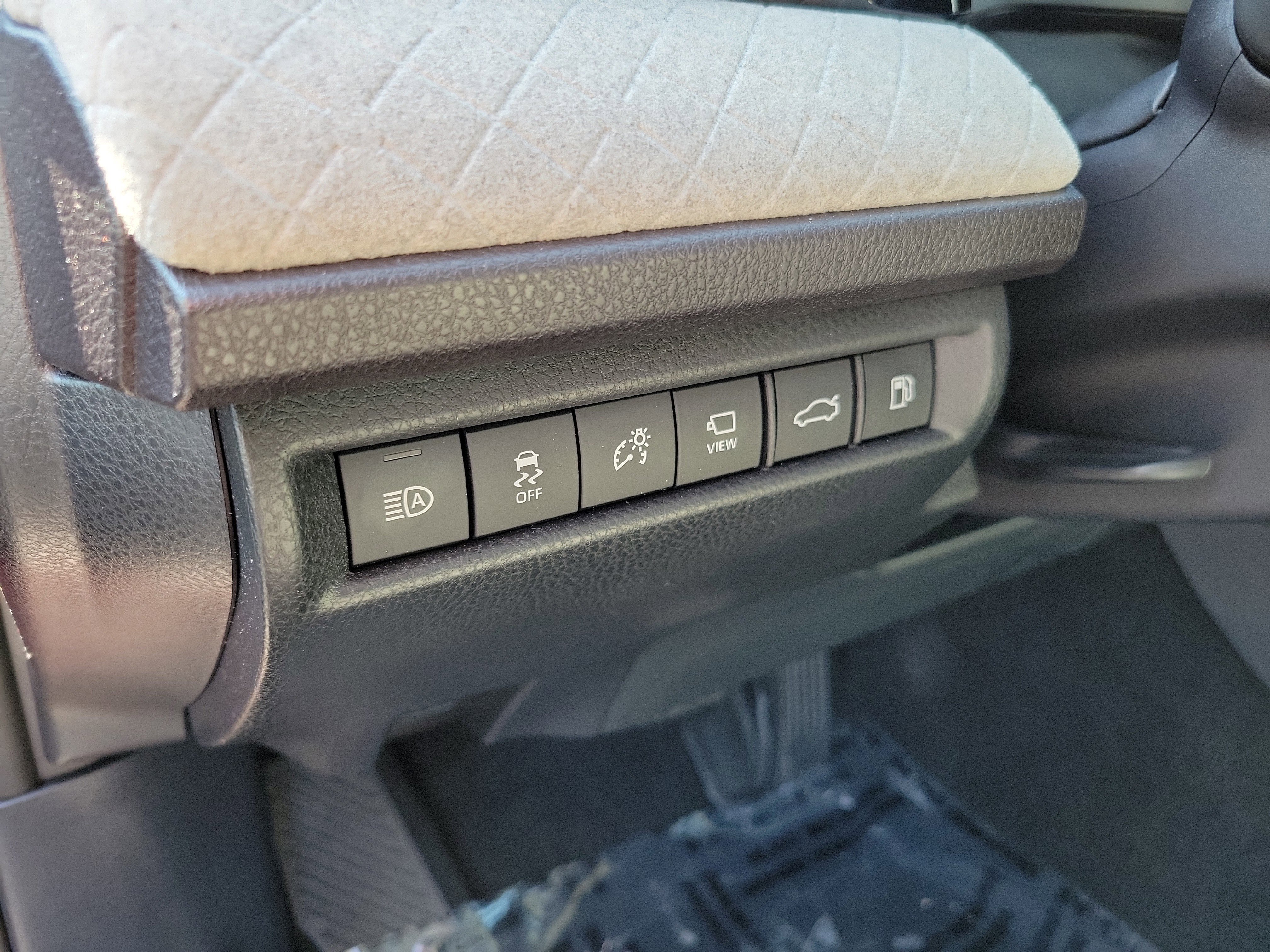 Certified 2025 Toyota Camry XLE w/ Premium Plus Package image 25