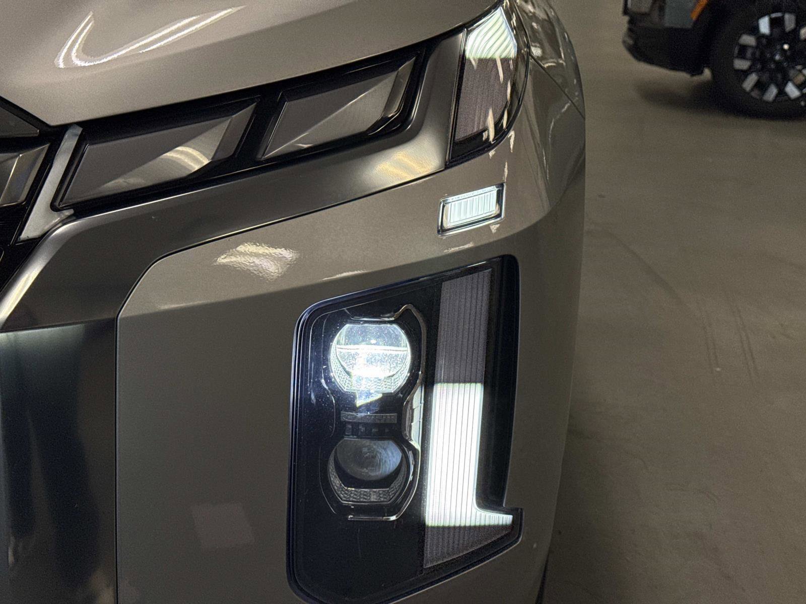 Used 2024 Hyundai Palisade Calligraphy image 10