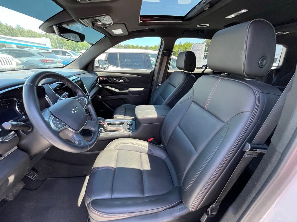 Used 2023 Chevrolet Traverse RS AWD/4WD image 9