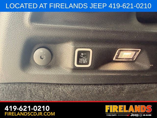 Used 2024 Jeep Grand Cherokee L Summit w/ High Altitude Package AWD/4WD image 10