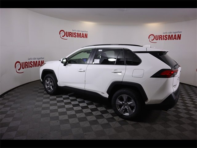 Used 2025 Toyota RAV4 XLE w/ Convenience Package image 4