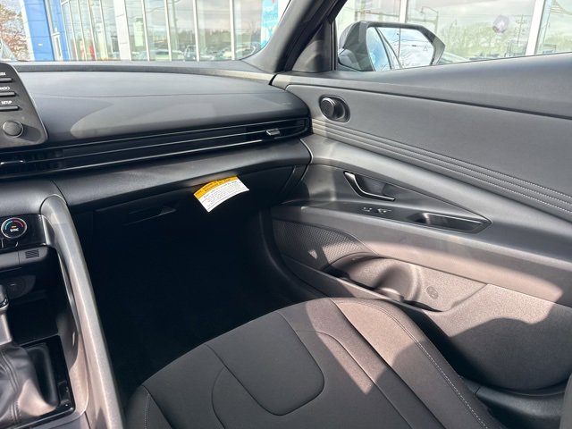 Certified 2025 Hyundai Elantra Sport image 43