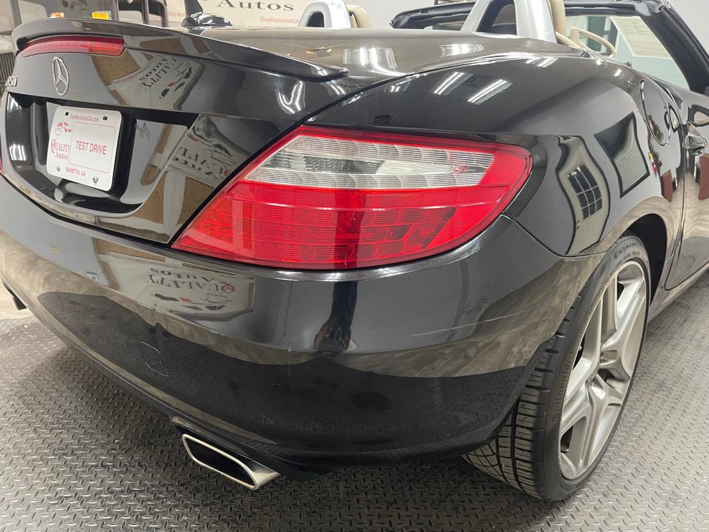 Used 2013 Mercedes-Benz SLK 250 image 19