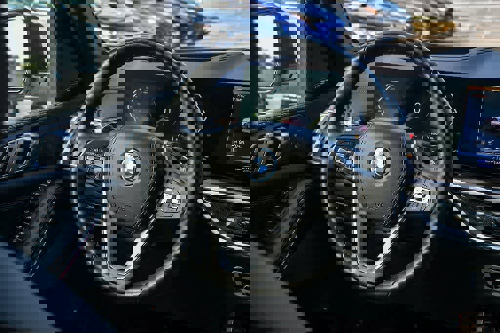 Used 2024 BMW X5 xDrive50e image 12