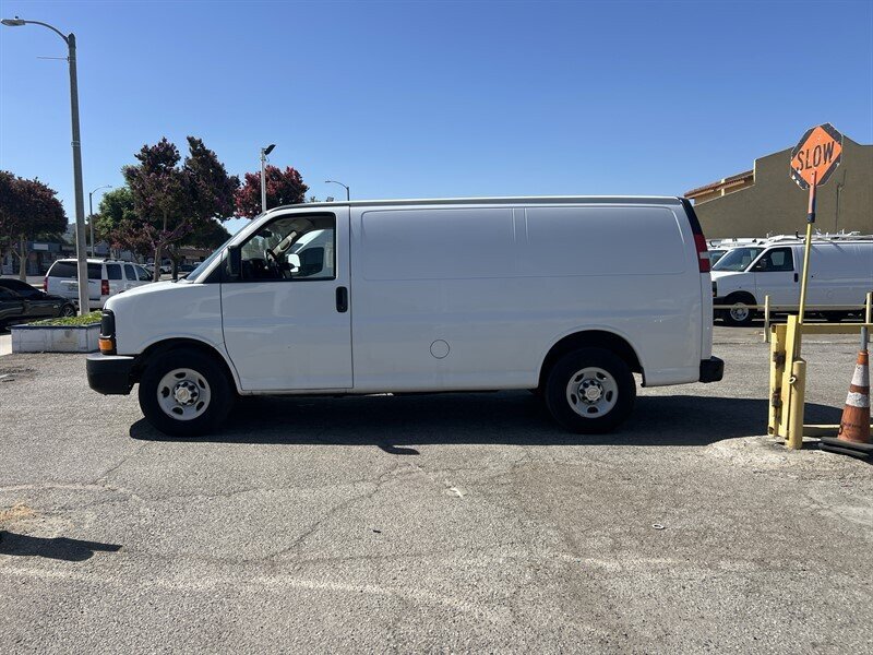 Used 2014 Chevrolet Express 2500 RWD image 7