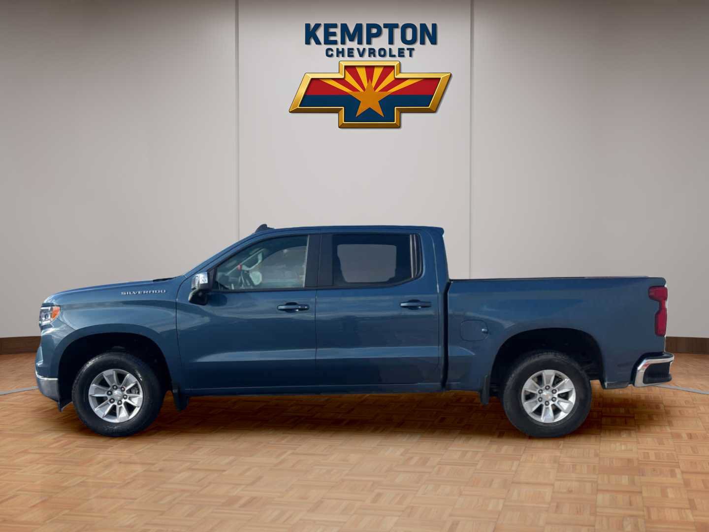 Used 2024 Chevrolet Silverado 1500 LT w/ Safety Package RWD image 3