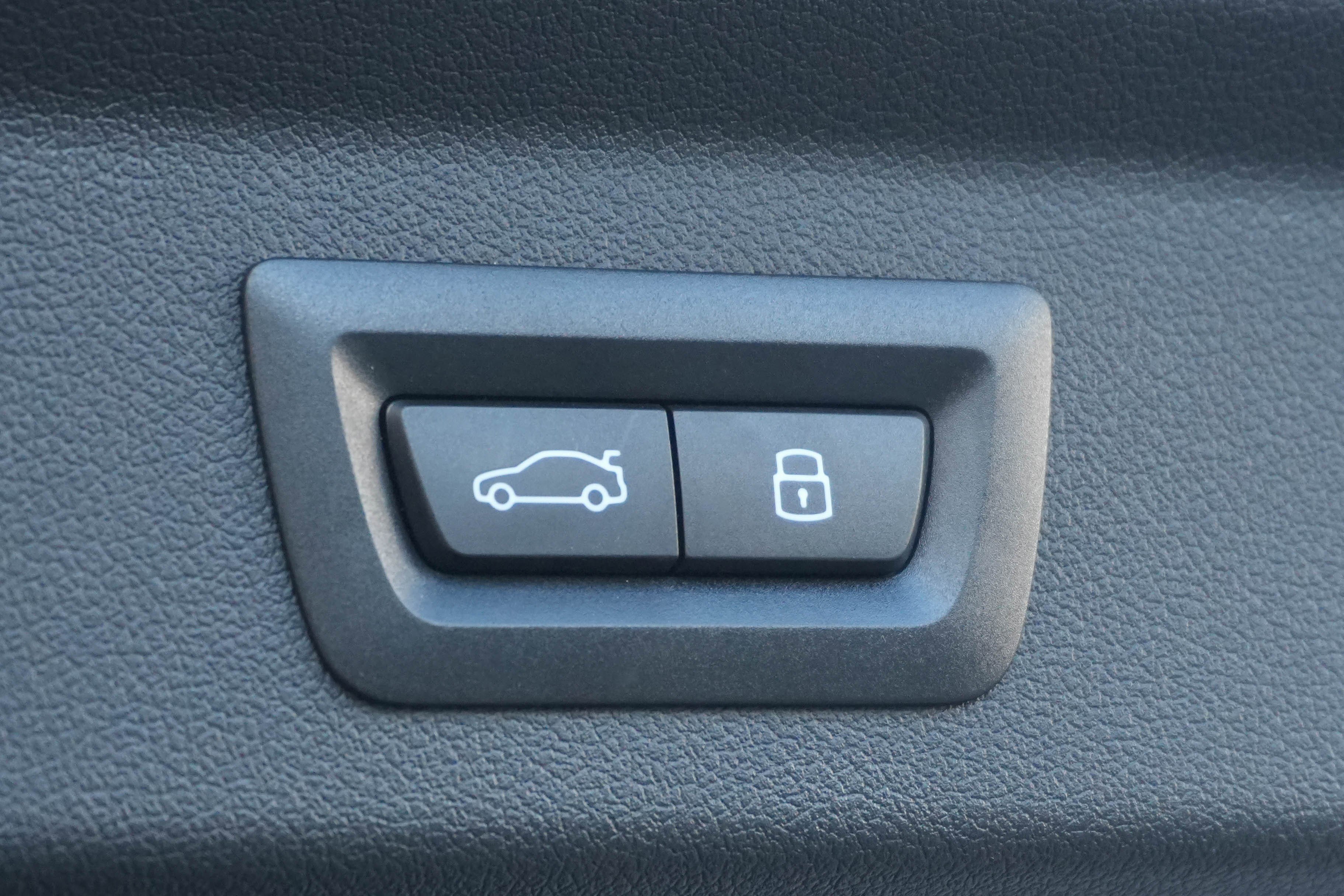 Certified 2025 BMW X2 xDrive28i image 35