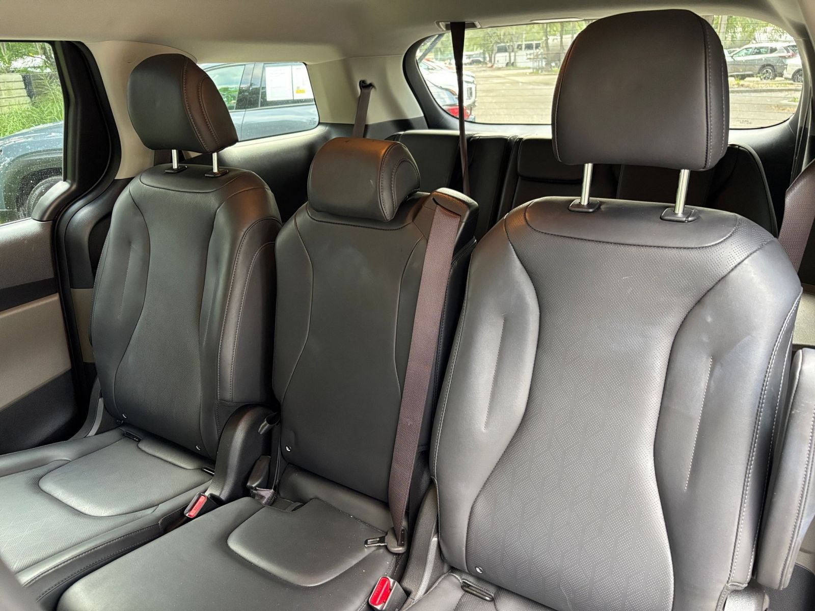Used 2026 Kia Carnival FWD image 41
