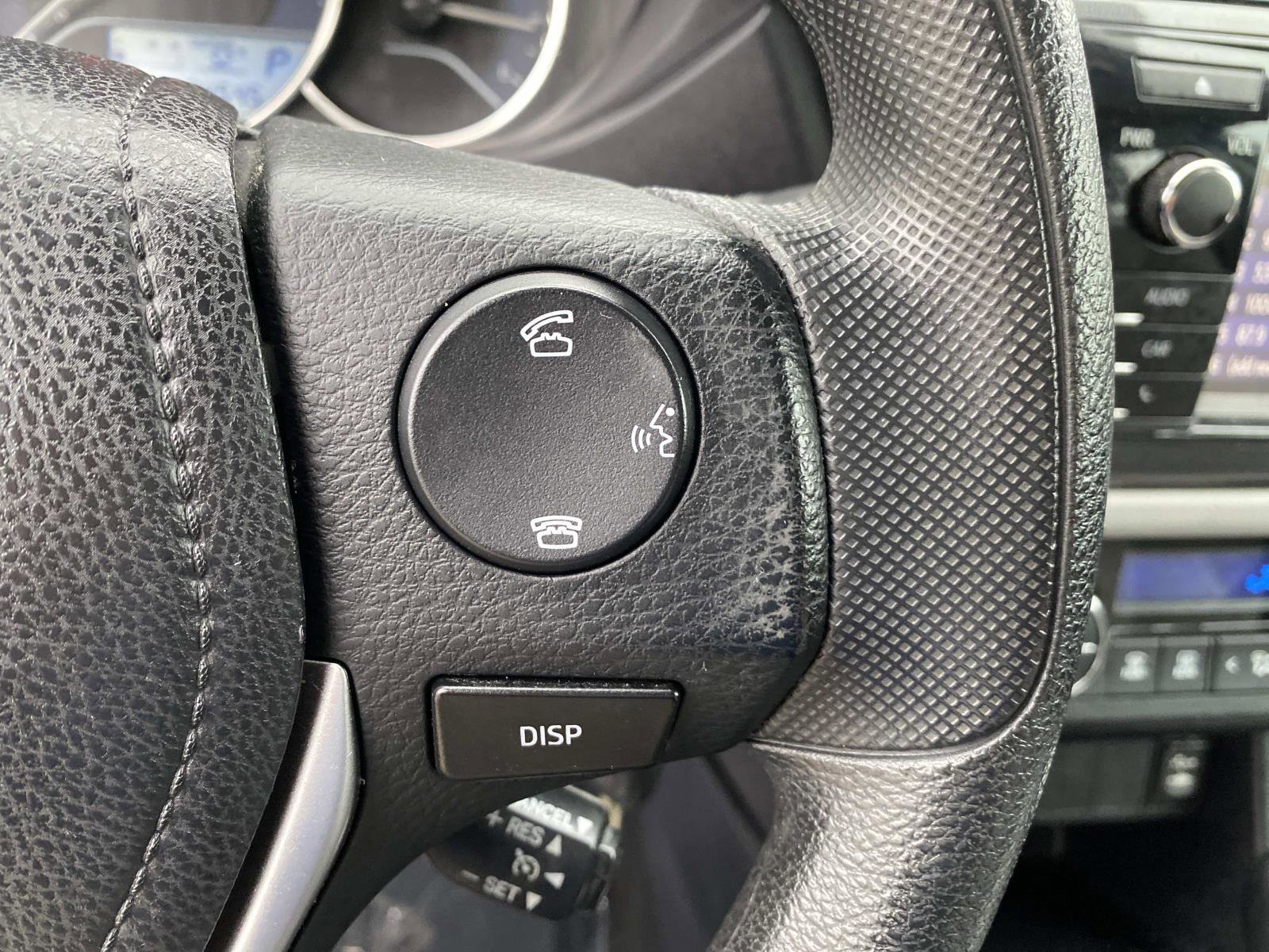 Used 2015 Toyota Corolla LE image 16