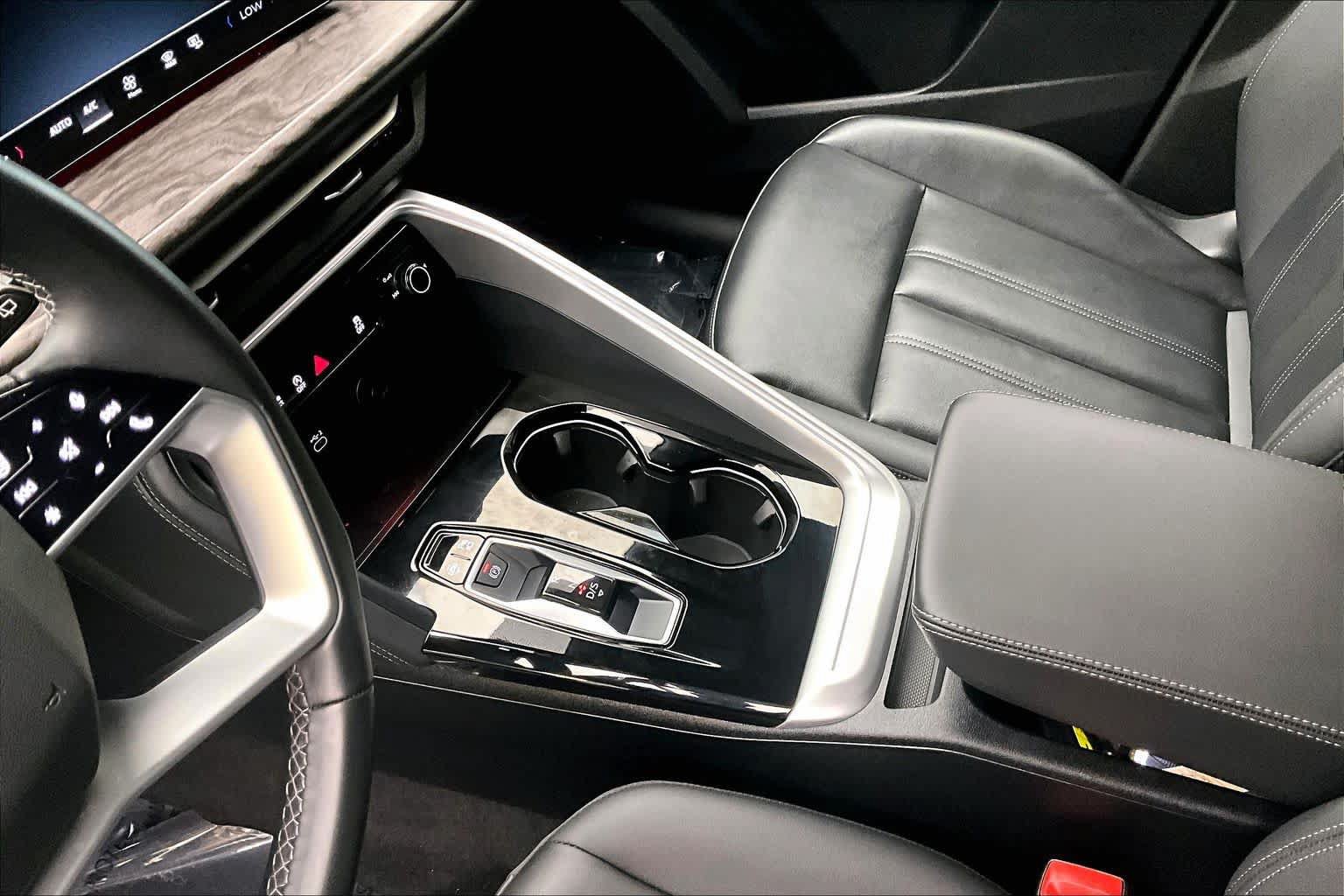 Certified 2025 Audi Q5 Premium AWD/4WD image 17