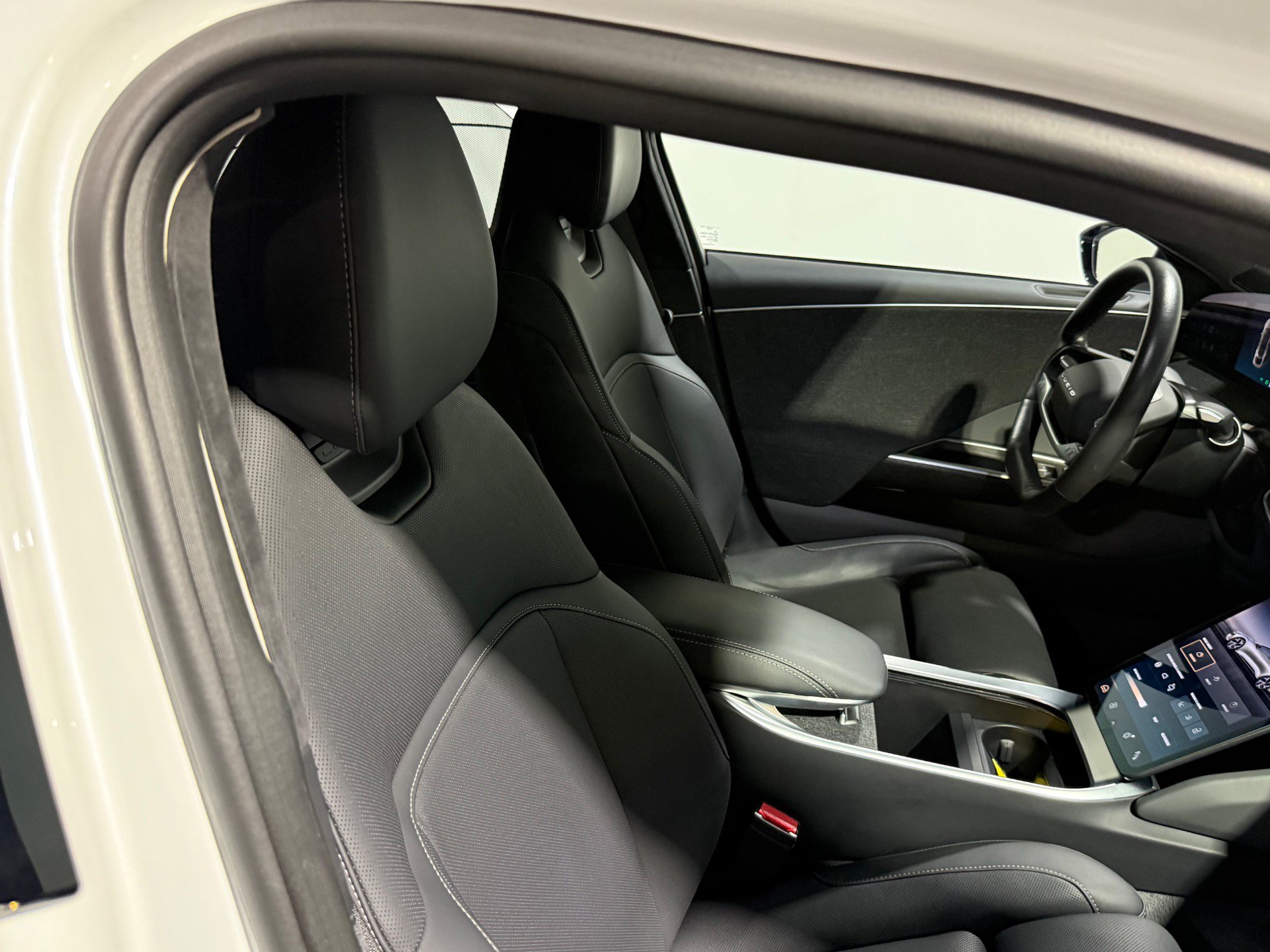 Used 2024 Lucid Air Touring AWD/4WD image 53