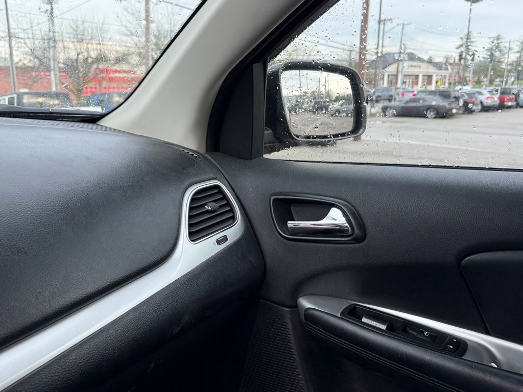Used 2018 Dodge Journey SXT image 21