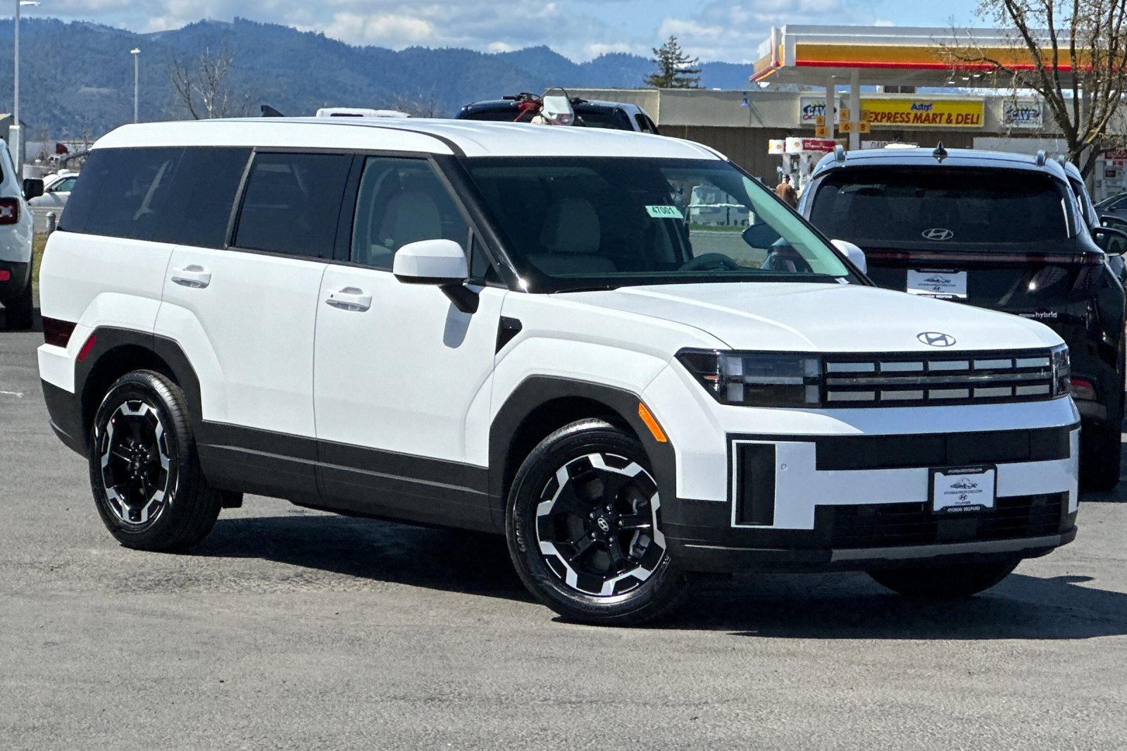 New 2025 Hyundai Santa Fe SE image 2