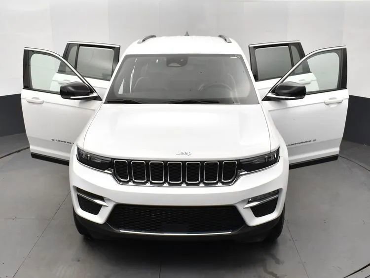 Used 2024 Jeep Grand Cherokee Limited image 10