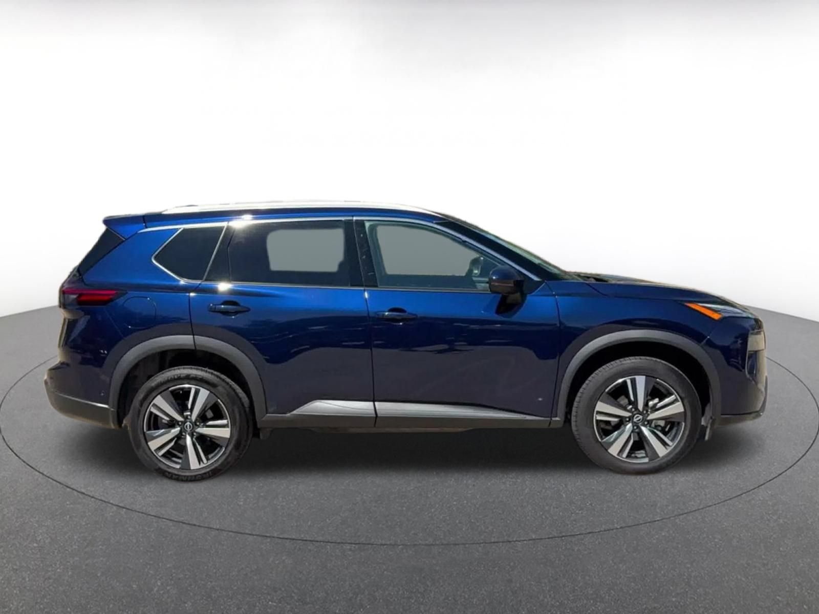 Used 2026 Nissan Rogue SL FWD image 15