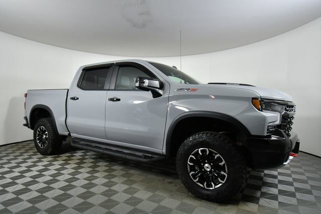 Used 2025 Chevrolet Silverado 1500 ZR2 w/ Technology Package image 9