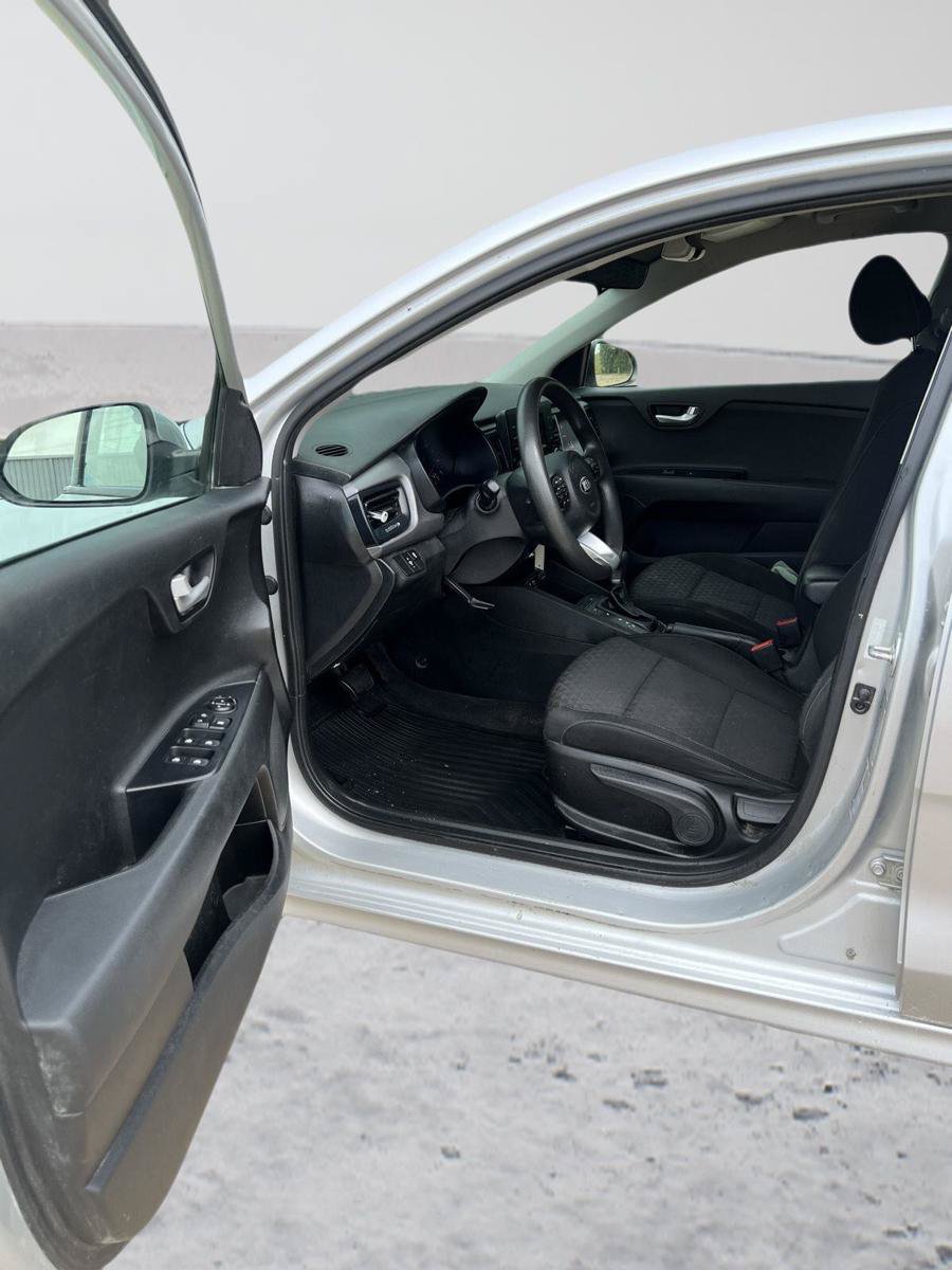 Used 2018 Kia Rio S FWD image 2