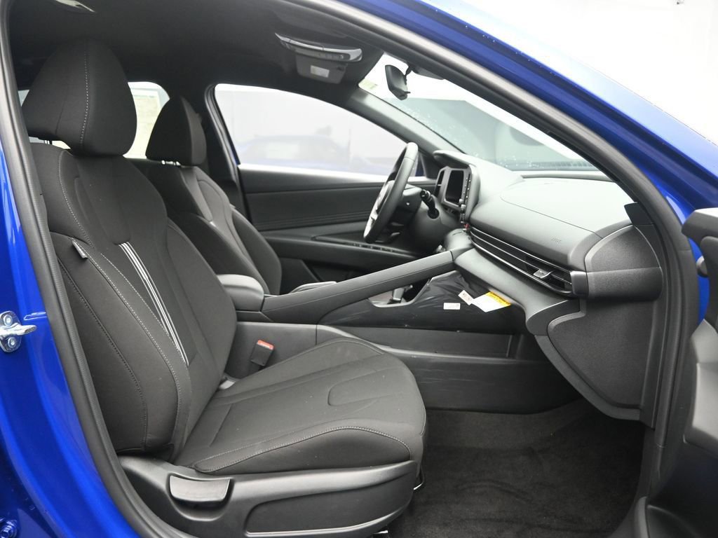 New 2025 Hyundai Elantra Sport image 32