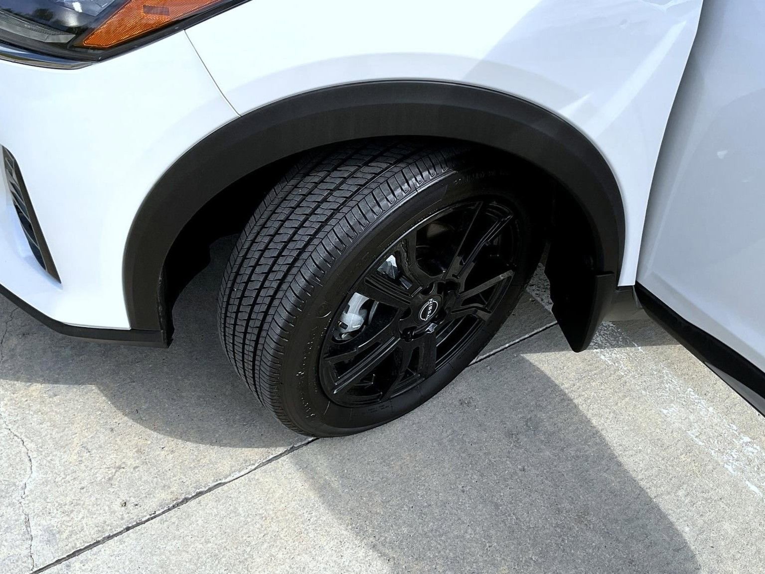 Certified 2024 Nissan Kicks SR w/ SR Premium Package image 24