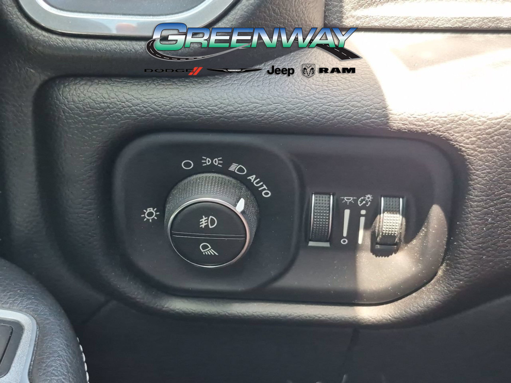 Used 2022 RAM 2500 Laramie w/ Night Edition AWD/4WD image 22