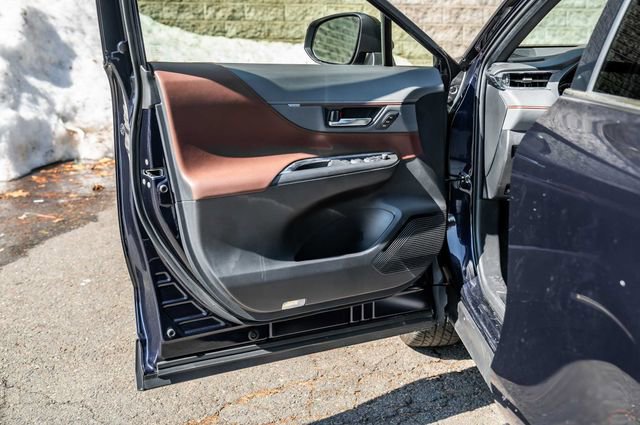 Certified 2022 Toyota Venza XLE image 22