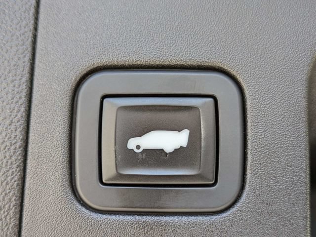 Used 2018 Cadillac XT5 Platinum AWD/4WD image 14