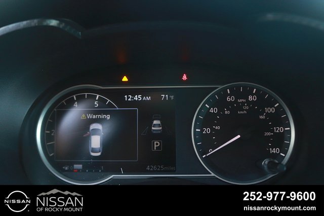 Used 2025 Nissan Versa SV FWD image 16