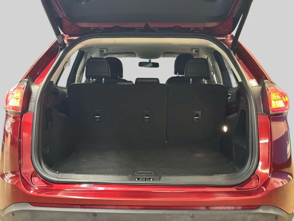 Used 2018 Ford Edge SEL w/ Equipment Group 201A AWD/4WD image 24