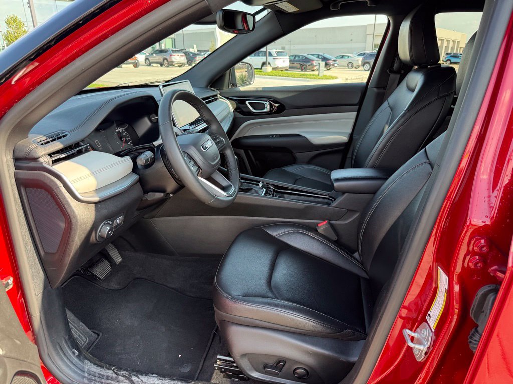 Used 2025 Jeep Compass Limited AWD/4WD image 26