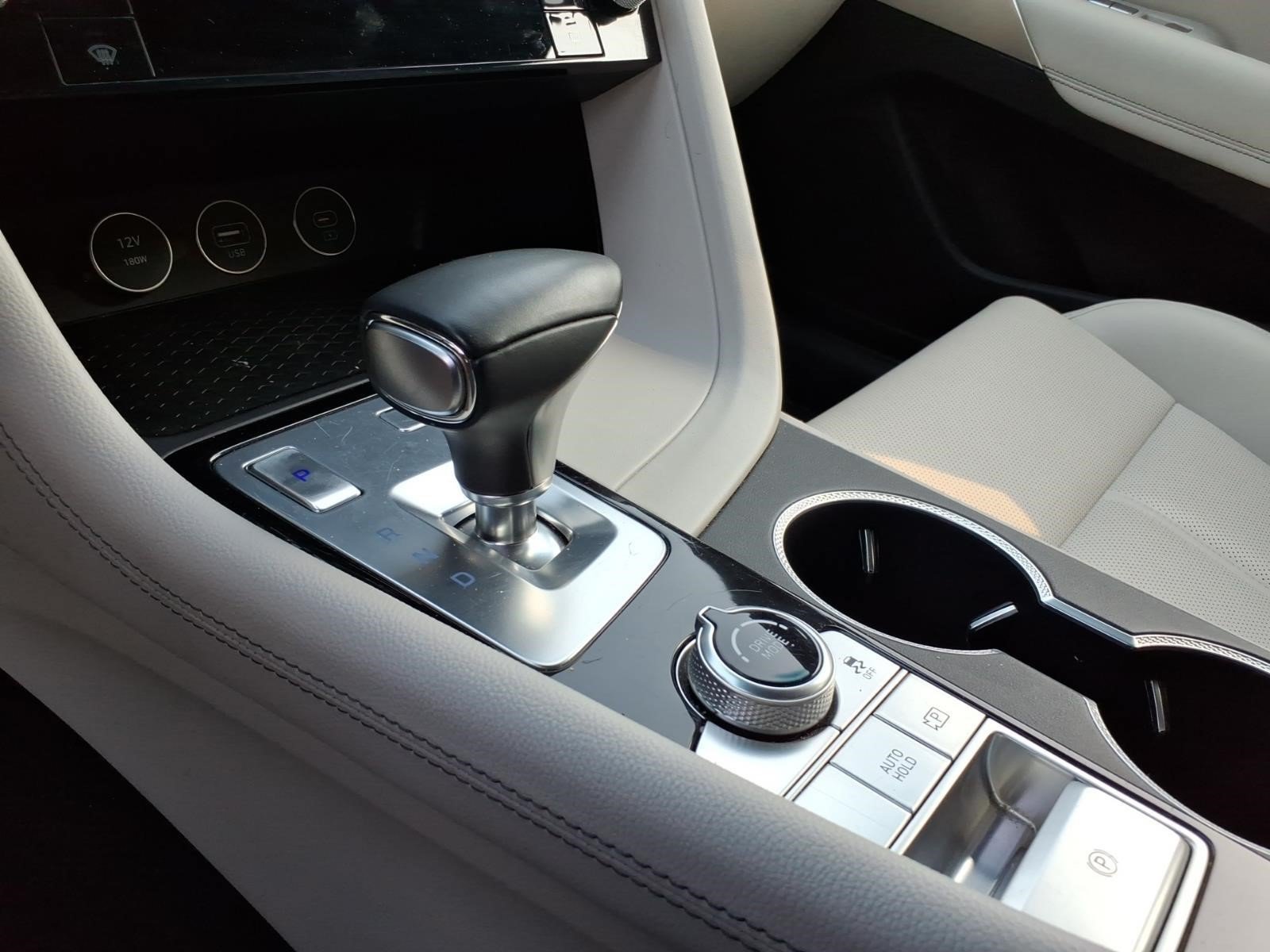 Used 2025 Genesis G70 2.5T AWD/4WD image 17