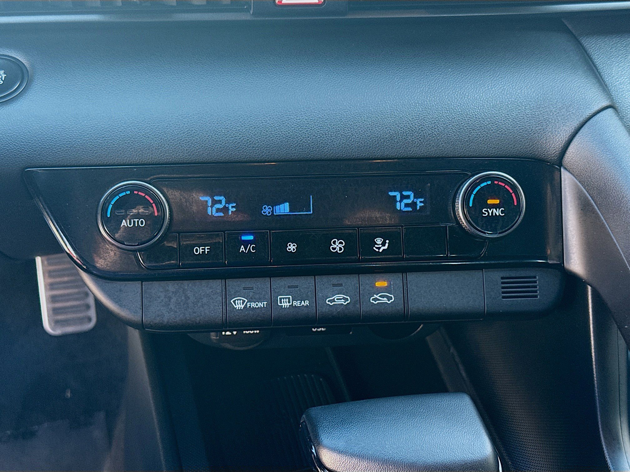 Used 2025 Hyundai Elantra Sport image 12