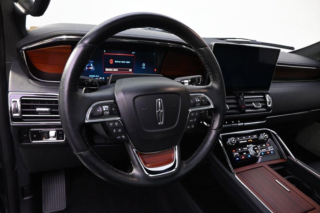 Used 2023 Lincoln Navigator Reserve AWD/4WD image 12