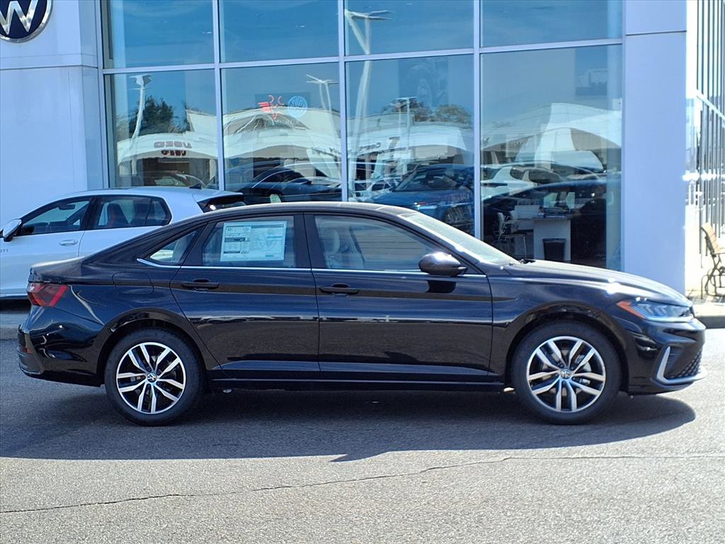 New 2025 Volkswagen Jetta SE image 7